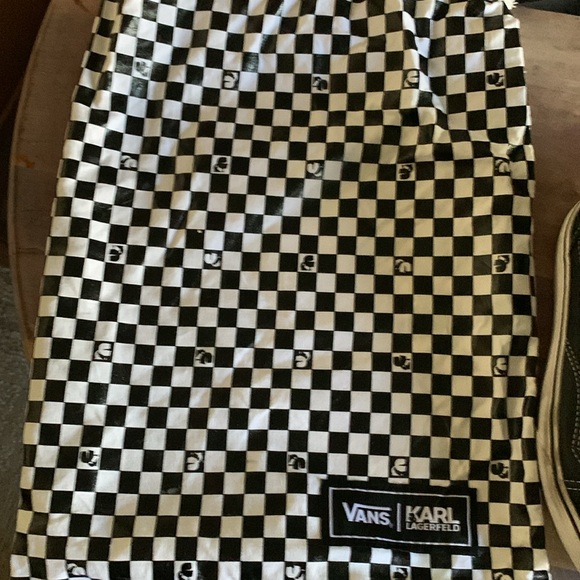 Vans platform collaboration - Picture 4 of 4